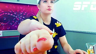 Flexible foot fetish masturbating with feet and hands