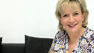 MILF blonde live toys webcam show in shower