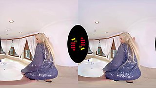 Bubble Bath - Blonde Porn Star Pov Hardcore High Definition Vr
