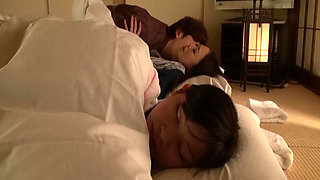 M867g08 Nasty Sex of a Mature Woman Who Suppresses Her Voice Next to Her Daughter and Drowns in Pleasure