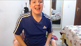 CAM GIRL- Big Ass Blonde Showing Off in Live Chat