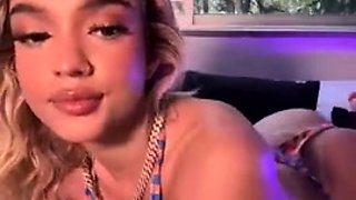 Blonde emo amateur solo masturbation