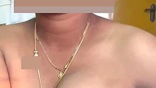 Boobs show