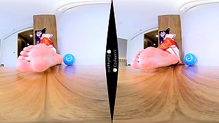 Amateur Foot Fetish Girlfriend Sucks and gives a Footjob