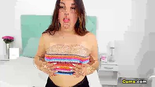 A Curvey Woman Plays with Her Snatch