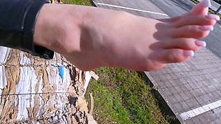 Horny amateur girls with a foot fetish play along