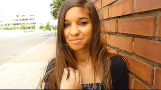 Casting Nika