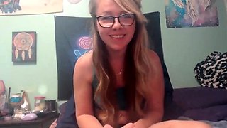 Amateur Webcam Cute Teen Plays Solo
