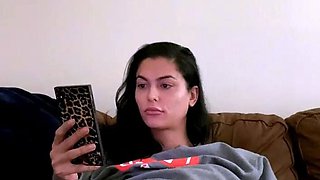 Brunette Tranny jerking in hard dick in solo Webcam