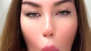 The Beauty Loves to Swallow Cum After a Blowjob!