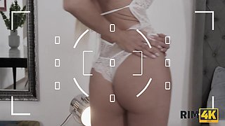 RIM4K. Girl asked friend to take professional pics