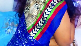 Moti Gand Vali Hot Aunty Go To Hotel For Sex - A Stranger Guy Enter Her Hotel Room And She Give Me Condom & Start Rough Fuck