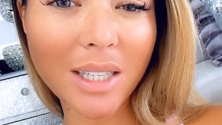 amateur blonde solo webcam