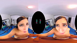How Is My Form? - Slut In The Gym - Vrhush - Sexlikereal