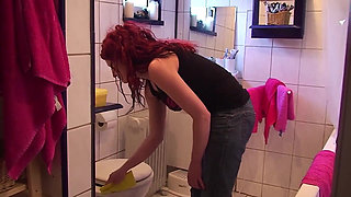 Redhead bomb fucking on bed