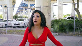 Seduction Of Cute Babe In The Bangbus