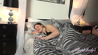 Seducing Auntie Aurora POV