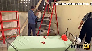 Hunt4k. teen used her Tight Pussy to play at her work shift