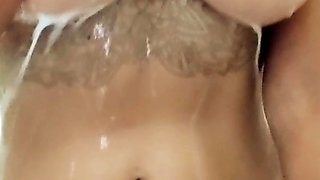 This large amateur cam girl has some very big boobs