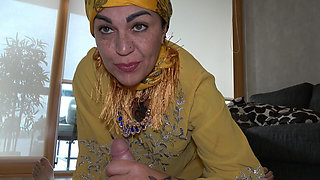 Homemade Sex with Big Ass Muslim Arab Stepmom in Hijab
