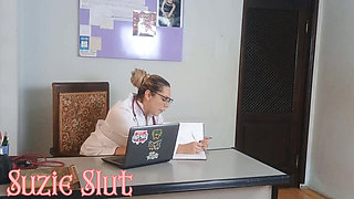 Doctor Crown Pervert Suzie Gave Her Little Medicine to Heal Her Young Man