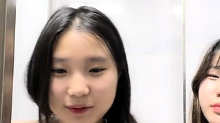Omege japanese girl with big boobs on cams