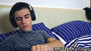 Brazzers - nubiles like it enormous - the scoundrel ruins a sleepover