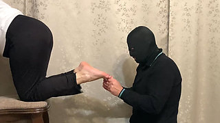 Ignoring Her Foot Slave - Foot Worship