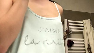 Brunette Solo Webcam Masturbation