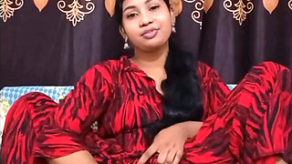 Beautiful alone gril showing her pussy finger in Creampie