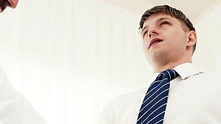 Cute twink blowing his massive load