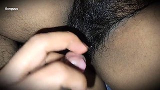 Bhabhi ke sath Soya toh bhabhi ne Raat ko lund pakad liya