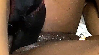 Hoodrat Lesbo Threesome Going All Nasty