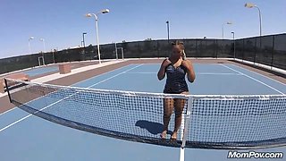 Keisha Kieshas Big Butt Bounces on Tennis Court