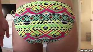 Missi Daniels Tries Anal at the Beach – Levi Cash Fucks Her Tight Ass