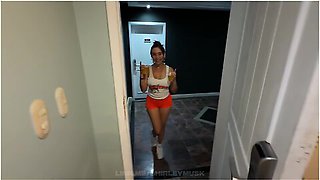 Hooters Waitress - Risky Proposition Innocent Takes The Bait And Reveals Her Dirtiest Secrets