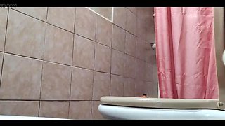 Amateur Teen RavenHearth666VIP Big Ass Tattoo Girl Peeing Golden Shower in Bathroom HD
