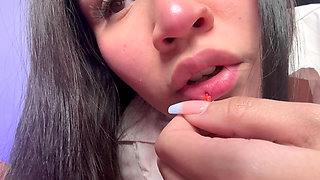 Desperate Giant and Her Little Men
