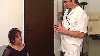 Mature Brunette MILF Enjoys Doctor Pussy Exam