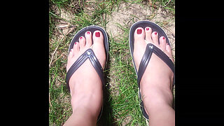 Candice's Virgin Size 12 Feet N and Her 1st Toe Sucking Experience