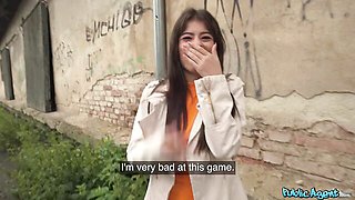 Exquisite bidie-in at petite dirt