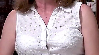 American Housewife Melody Garner Takes off Her Clothes and Spreads Her Hairy Pussy for You