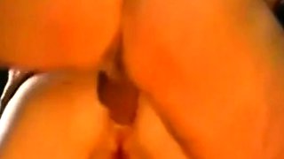 Blondes deutsches Amateurluder in hausgemachtem Analvideo