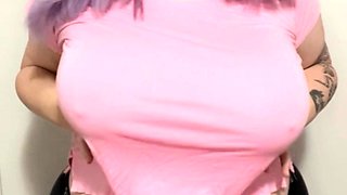 Big ass babe exposes her big boobs