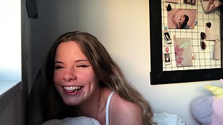 Sexy hottie Anetta Keys enjoys a solo toy masturbation