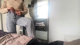 Russian Teen Girlfriend Offers Amateur Sex