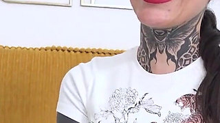 Alt Stepmom Tries Anal for the First Time, Lara Croft, Ass to the Limit on Pepeporn