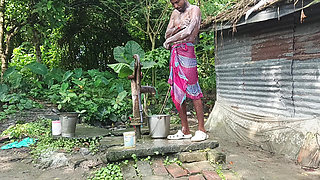 Indian mature Shower open place desi style..