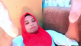Indonesian Hijab Shemale Anal Workout