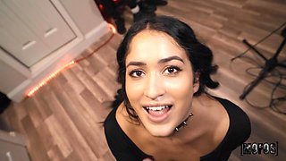 Nia Bleu’s Studio Distraction with a Sensual Beat